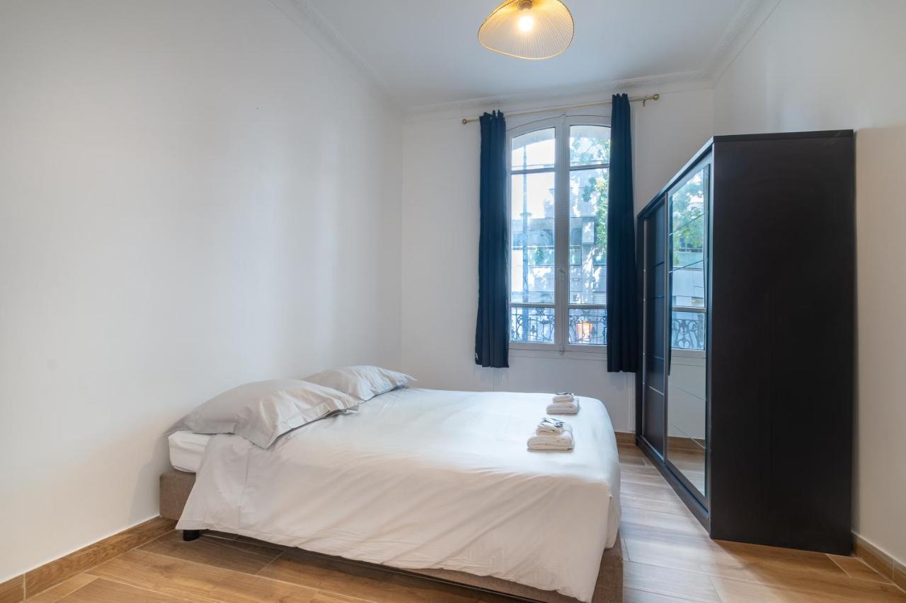 Appartement Metro Alexandre Dumas Paris Exterior foto